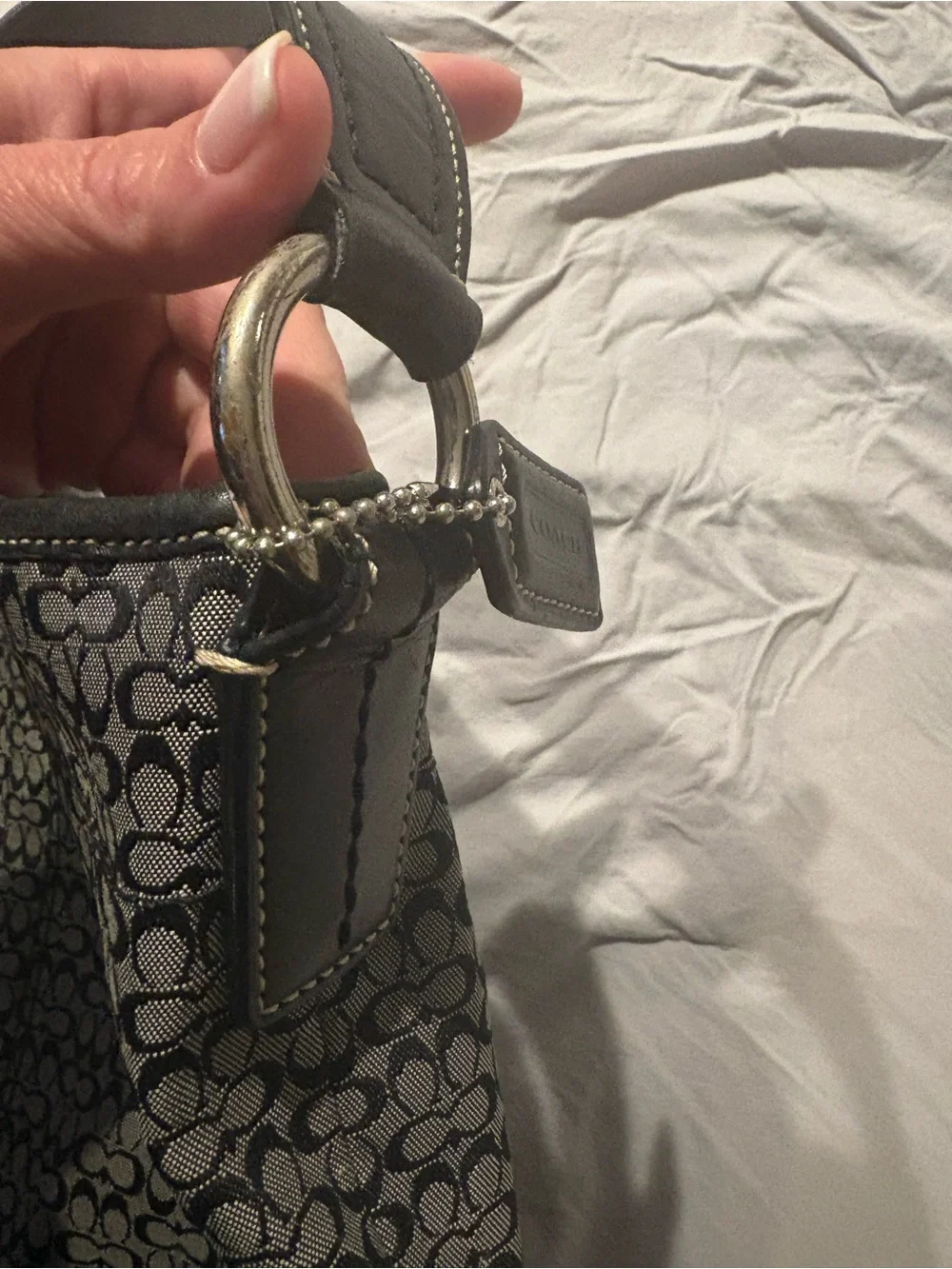 Classic Coach Black and Gray Shoulder Bag - Picture 6 of 11
